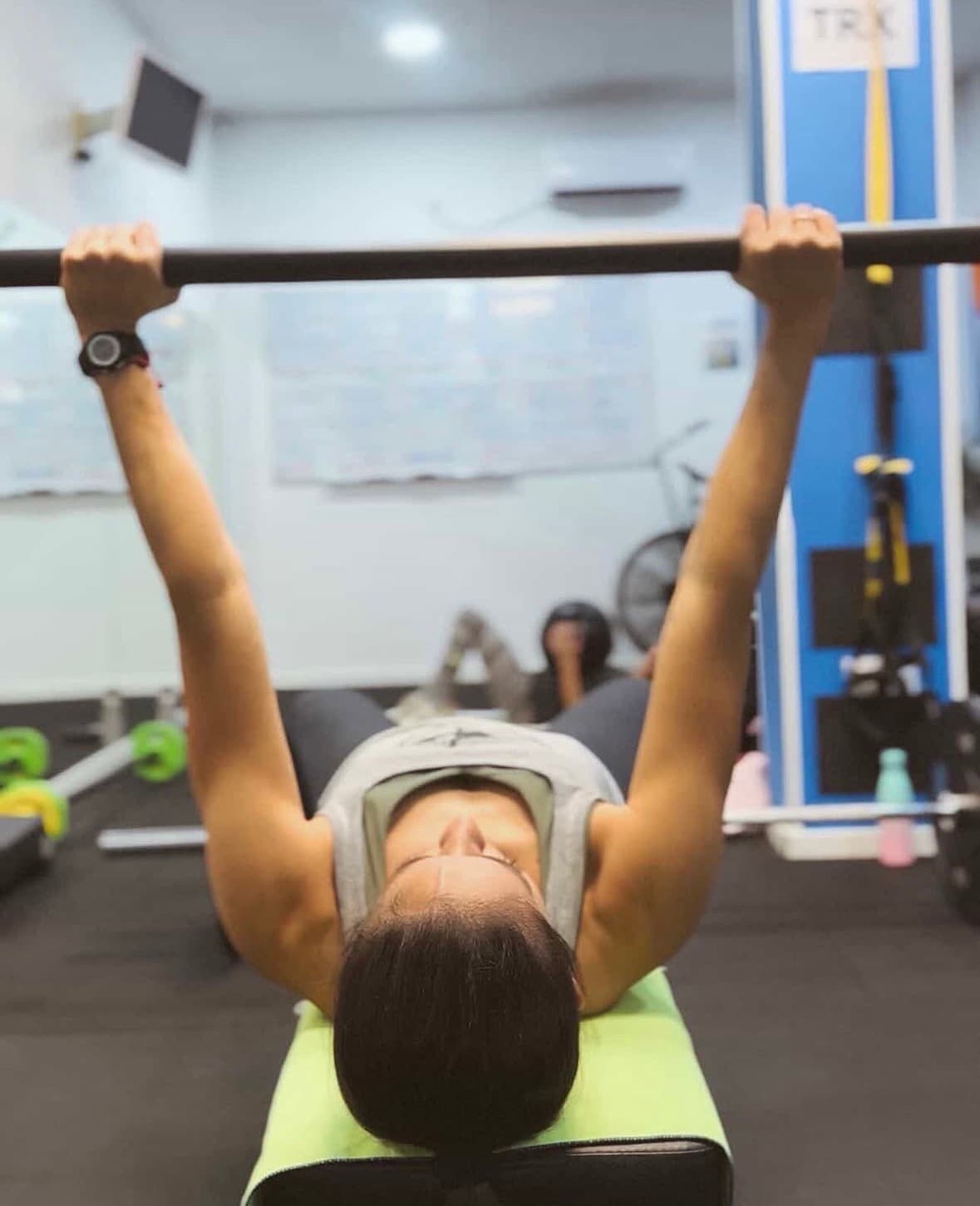 Sesión de press banca en Body Active